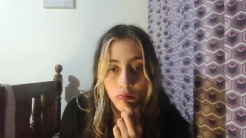 Ren online show from April 19, 2026, 3:50 am