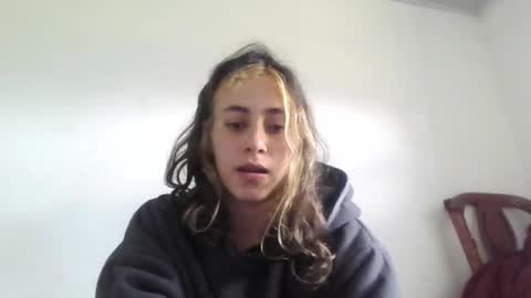 Snapshot of lila_herz chatting on May 10, 2026, 3:28 pm Ren online show from May 10, 2026, 3:28 pm