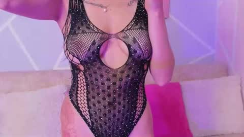 lila noa online show from September 23, 2025, 7:39 pm