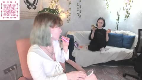 Lili online show from June 8, 2026, 2:56 am