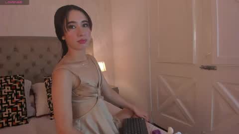 Lila Clark online show from April 17, 2026, 9:51 pm