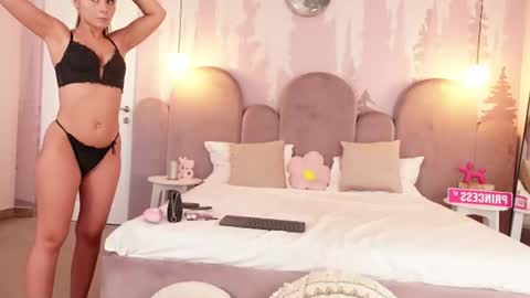 Snapshot of lilavoxx chatting on July 27, 2026, 3:35 am Dream Girl online show from July 27, 2026, 3:35 am