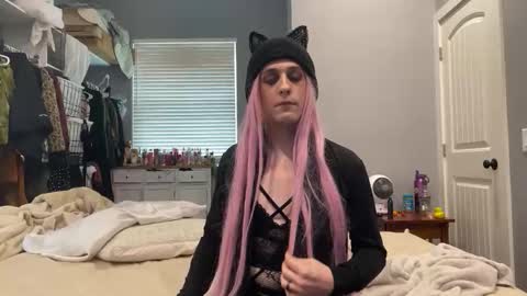 Snapshot of lilbimbo420 chatting on November 17, 2025, 8:47 pm Kristin online show from November 17, 2025, 8:47 pm