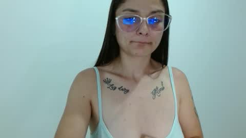 Snapshot of lilcoralinne_0 chatting on March 31, 2026, 2:24 am Valeri Villalobos IG villa lobosvaleri online show from March 31, 2026, 2:24 am