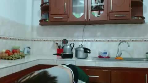 Valeri Villalobos  IG villa lobosvaleri online show from April 15, 2026, 3:41 pm