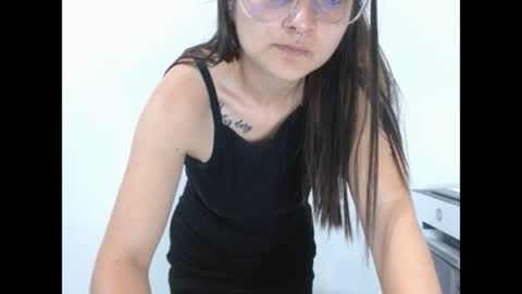 Snapshot of lilcoralinne_0 chatting on May 29, 2026, 1:14 am Valeri Villalobos IG villa lobosvaleri online show from May 29, 2026, 1:14 am