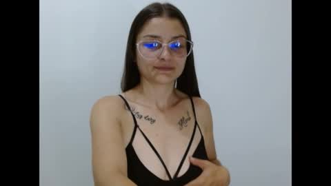 Snapshot of lilcoralinne_0 chatting on May 31, 2026, 1:25 am Valeri Villalobos IG villa lobosvaleri online show from May 31, 2026, 1:25 am