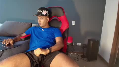 Snapshot of lildantear chatting on January 28, 2025, 9:40 pm Dante online show from January 28, 2025, 9:40 pm