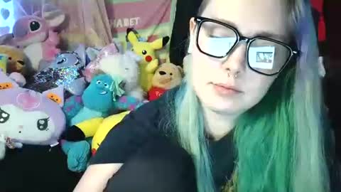 Snapshot of lilemmy1999 chatting on December 18, 2024, 5:00 pm emily ryanson online show from December 18, 2024, 5:00 pm