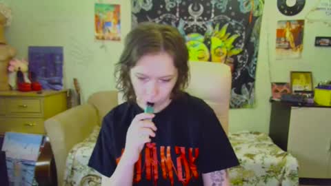 Lil online show from February 28, 2025, 2:42 pm