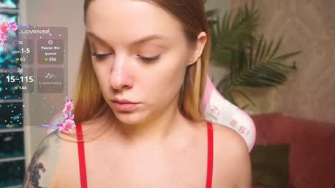 Snapshot of lili_01 chatting on December 9, 2024, 10:22 am Lili online show from December 9, 2024, 10:22 am