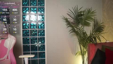 Snapshot of lili_01 chatting on December 25, 2024, 10:28 am Lili online show from December 25, 2024, 10:28 am