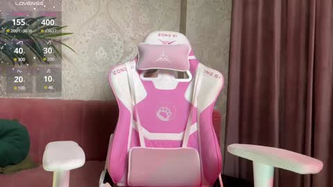 Snapshot of lili_01 chatting on January 8, 2025, 1:20 pm Lili online show from January 8, 2025, 1:20 pm