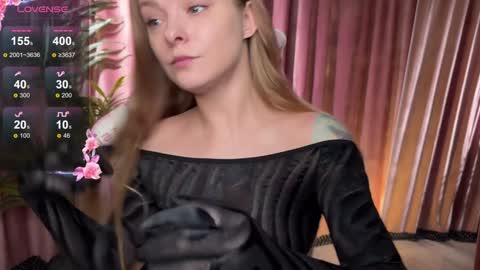 Snapshot of lili_01 chatting on November 8, 2025, 2:06 pm Lili online show from November 8, 2025, 2:06 pm