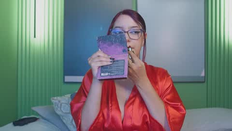 Snapshot of lili_cox chatting on April 20, 2026, 1:03 pm Lili online show from April 20, 2026, 1:03 pm
