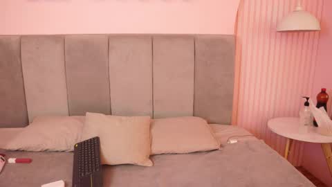 Snapshot of lili_cox chatting on May 14, 2026, 1:51 pm Lili online show from May 14, 2026, 1:51 pm