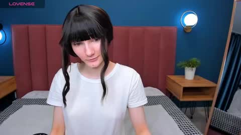 Lilli  follow me kiss online show from March 11, 2025, 5:38 am