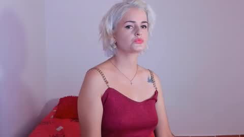 Lili online show from October 5, 2025, 4:27 pm