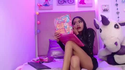 lili_roussi online show from February 7, 2026, 10:35 pm