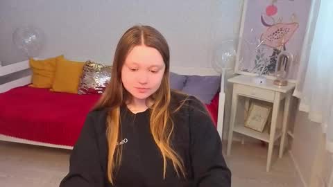 Lilian online show from March 16, 2026, 12:53 pm