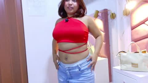 Snapshot of liliana_pink chatting on May 23, 2026, 1:44 am liliana online show from May 23, 2026, 1:44 am
