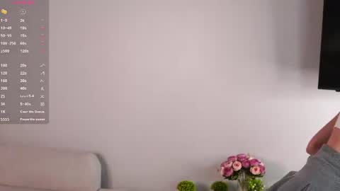 Hi I am Luna online show from June 14, 2026, 3:03 pm