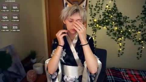 Lilian online show from September 12, 2025, 7:52 am