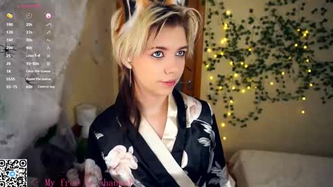 Lilian online show from November 1, 2025, 6:04 am