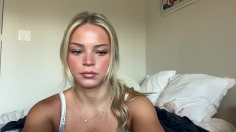 lilianjadee online show from July 15, 2026, 7:30 pm