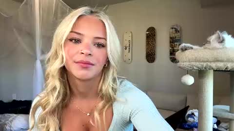 lilianjadee online show from July 28, 2026, 11:04 pm