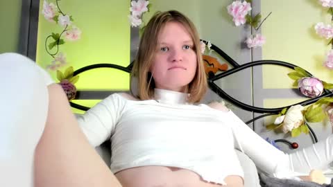 Snapshot of lilianslow chatting on December 13, 2024, 8:15 pm hi guys Im new here Im 18 years oldIve never had sex online show from December 13, 2024, 8:15 pm