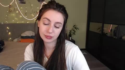 Snapshot of liliatlu chatting on November 27, 2025, 12:24 am Lilu online show from November 27, 2025, 12:24 am