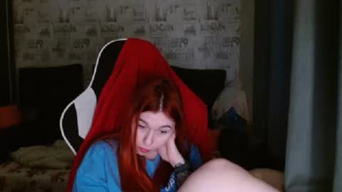 liliawoolf online show from February 23, 2025, 3:29 pm