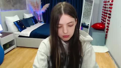 Lili Bakery online show from February 24, 2025, 11:41 pm