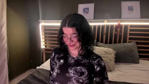 Snapshot of lilibeth___ chatting on March 6, 2025, 5:46 am Lili online show from March 6, 2025, 5:46 am