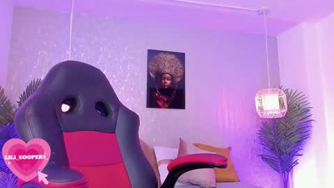 Lili Cooper online show from January 6, 2025, 5:27 pm