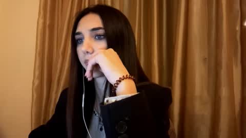 Lina online show from September 20, 2025, 10:11 pm