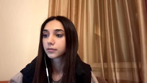 Lina online show from September 29, 2025, 10:25 pm