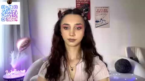 Lina online show from June 11, 2026, 2:53 am