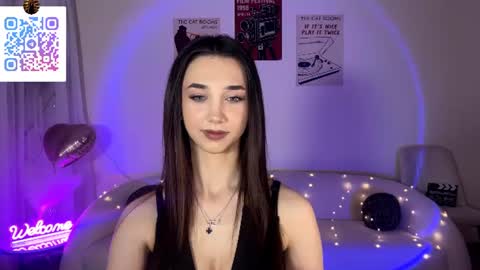Lina online show from June 21, 2026, 10:23 pm