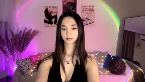 Lina online show from July 19, 2026, 10:24 pm