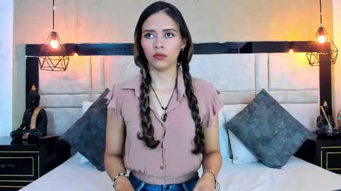 LilyJensen online show from November 17, 2025, 8:14 pm