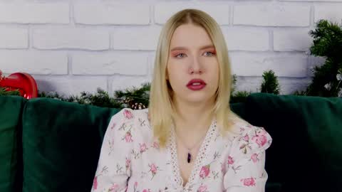 Snapshot of lililinn chatting on January 15, 2025, 4:25 am LiliLinn online show from January 15, 2025, 4:25 am