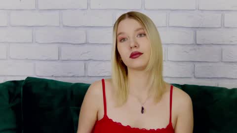 Snapshot of lililinn chatting on January 20, 2025, 4:21 am LiliLinn online show from January 20, 2025, 4:21 am