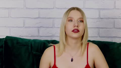 Snapshot of lililinn chatting on January 20, 2025, 10:29 am LiliLinn online show from January 20, 2025, 10:29 am