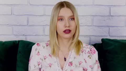 Snapshot of lililinn chatting on January 21, 2025, 11:03 am LiliLinn online show from January 21, 2025, 11:03 am