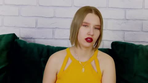 Snapshot of lililinn chatting on February 3, 2025, 8:13 am LiliLinn online show from February 3, 2025, 8:13 am