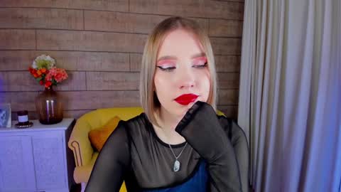 Snapshot of lililinn chatting on February 4, 2025, 8:35 am LiliLinn online show from February 4, 2025, 8:35 am