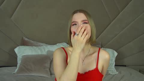 Snapshot of lililinn chatting on February 5, 2025, 8:00 am LiliLinn online show from February 5, 2025, 8:00 am