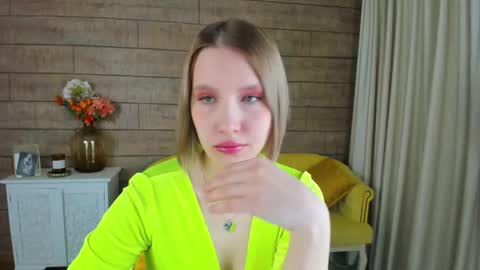 Snapshot of lililinn chatting on February 12, 2025, 5:26 am LiliLinn online show from February 12, 2025, 5:26 am